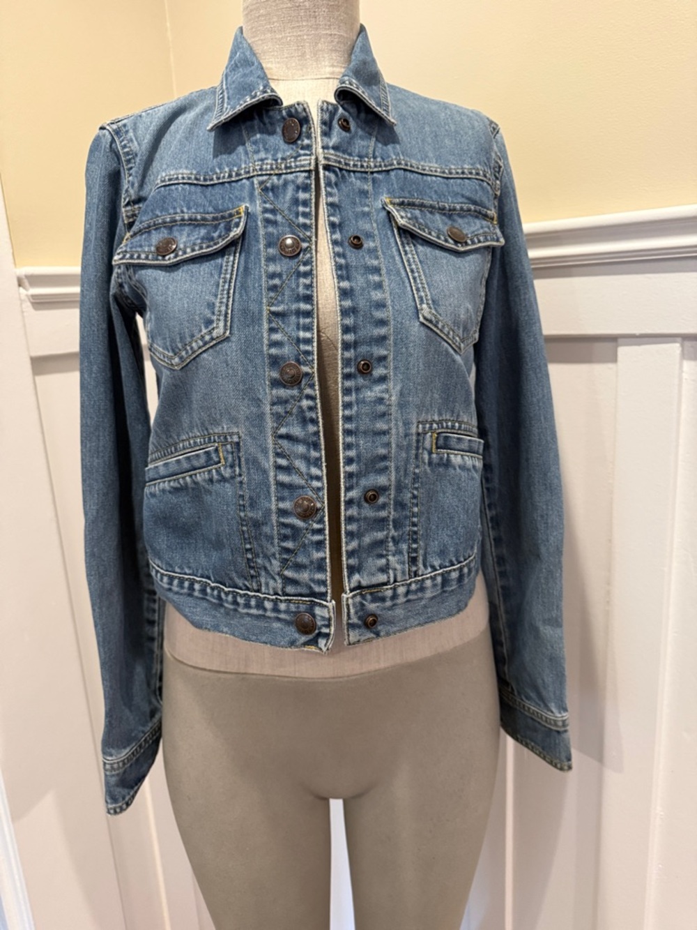 Abercrombie & Fitch short denim jacket
